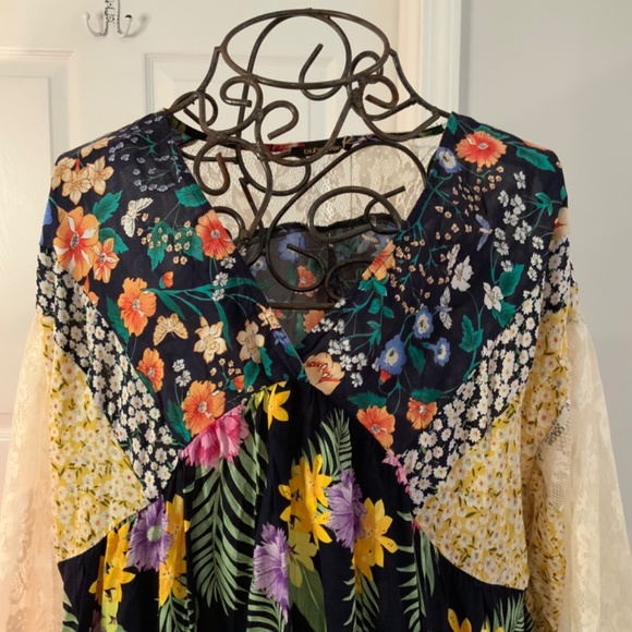 Blu Heaven Lace Floral Long Sleeve Top Plus Size 1X - Picture 3 of 8